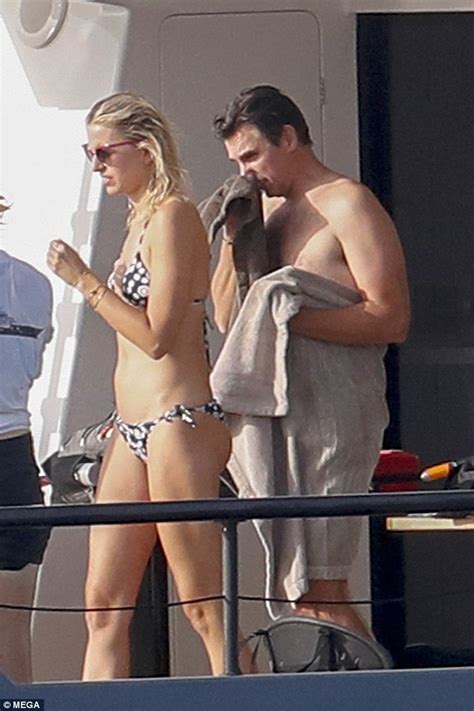 Karolina Kurkova Flaunts Flawless Figure In Bikini In Ibiza Daily Mail Online
