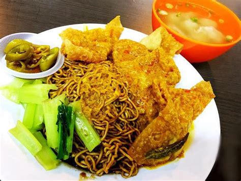 It is the center of hilir perak district and the third largest town of perak state. 99 Food City99 饮食城 - Food Court - Teluk Intan | TravelMalaysia