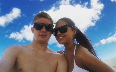 Kevin De Bruyne Girlfriend Michele Lacroix Hot Photos Of Chelsea Reject S Stunning Wag Fanatix