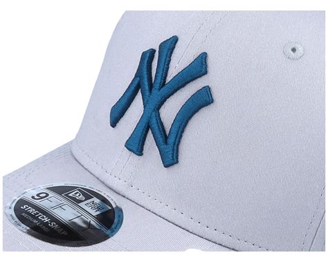 New York Yankees League Essential 9fifty Stretch Snap Greydeep Blue