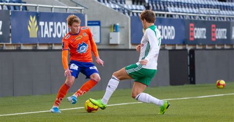 Nå er noah jean holm (20) sulten på å skyte rosenborg . Isak fra start i Norge-seier / Aalesund