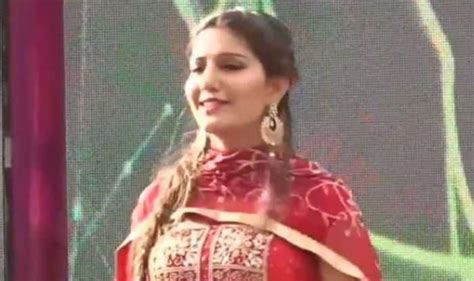 Haryanvi Hottie And Chetak Fame Sapna Choudhary Flaunts Her Sexy Thumkas On Haryanvi Song During