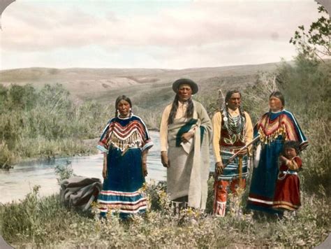 44 Colorized Native American Photos From A Century Ago