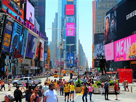 Watch live streaming video in 4k of times square, new york city. Times Square in New York - NewYorkCity.ca