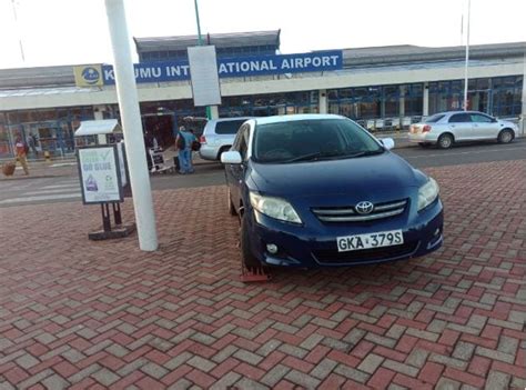Policeman Forced To Pay Ksh4k Fine At Kisumu Airport After Vehicle Clamped