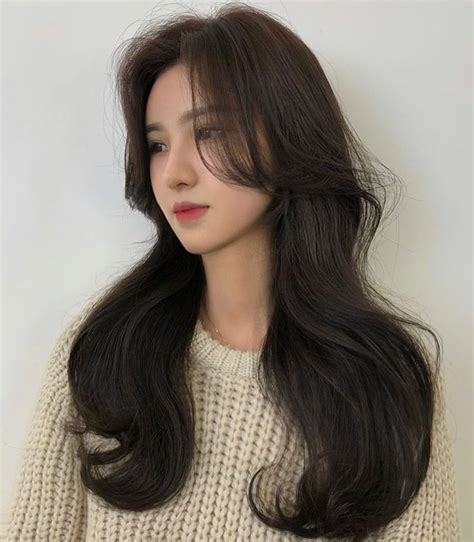 Trendy Curtain Bangs You Ll Be Seeing Everywhere In Asian Long Hair Korean Long Hair
