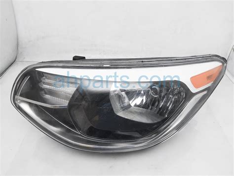 Sold 2018 Kia Soul Headlight Driver Headlamp Light 92101 B2270