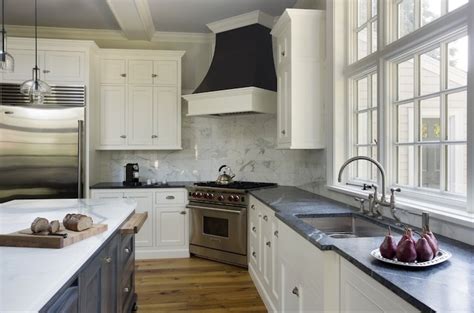 We are wanting to put a stove in an island vs the corner of a wall? Corner Stove - Transitional - kitchen - Benjamin Moore ...