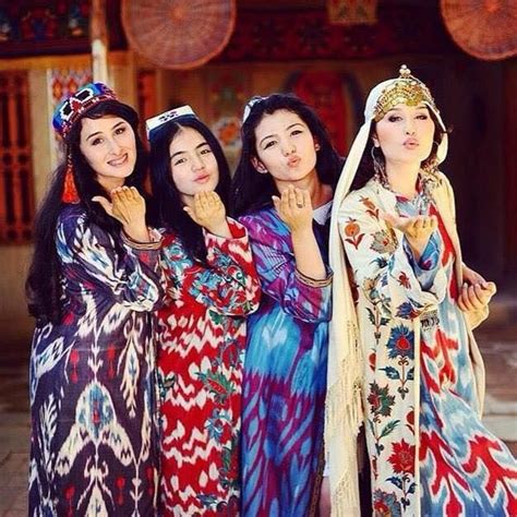 Uzbek Turks From Uzbek Eli Uzbekstan In Central Turan Traditional Outfits Uzbek Clothing