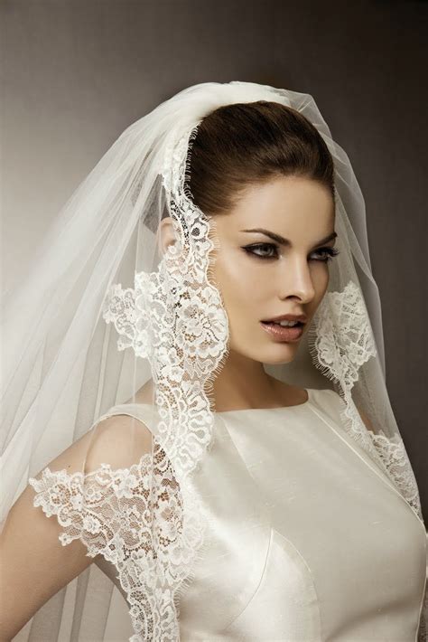 Mantilla De Pronovias Wedding Hairstyles Wedding Dresses Wedding Dresses Lace