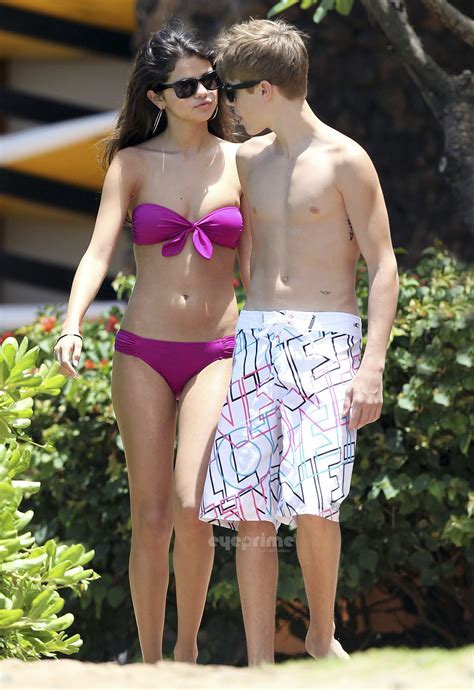 Sweet Moranguita Selena Gomez In A Bikini On The Beach In Maui With