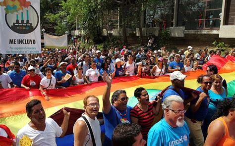 Cuba Leaders Daughter Sponsors Mass Gay Wedding
