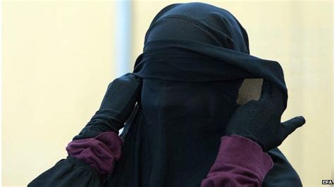 Female Muslim Converts Drawn To Islamic State Bbc News