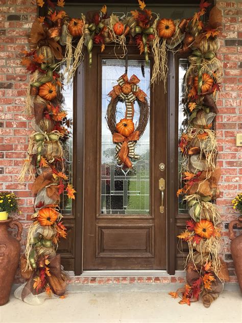 Farmhouse front door ideas that will give your home a whole new look. Fall Door Garland, Fall Swag, Thanksgiving Door Decor ...