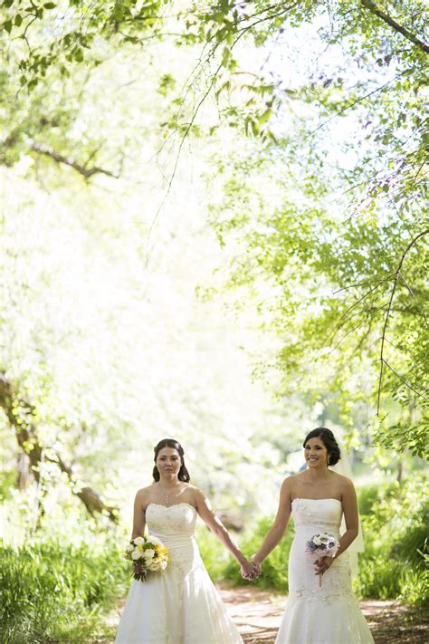 31 beautiful lesbian wedding photos that prove two brides are better than one kitschmix