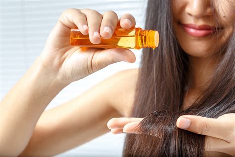 7 Ways To Use Honey To Prevent Split Ends And Improve Hair Growth
