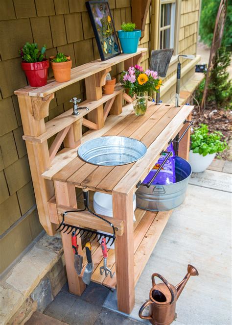 How To Make A Gardeners Potting Bench How Tos Diy