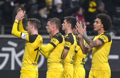 Mats hummels (borussia dortmund) header from the centre of the box to the centre of the goal. Player Ratings from Borussia Dortmund's 1-1 draw against Eintracht Frankfurt