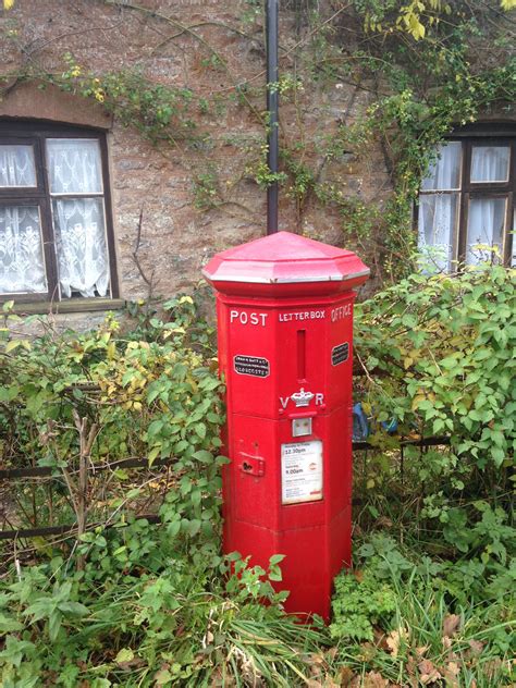 Oldest Post Box In Uk Cornford Hill Holwell Dorset Post Box