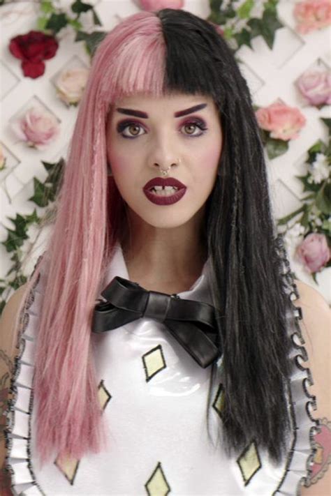Melanie martinez has two bouffant black and gray pigtails in music video tag, you're it/milk and cookies double feature. Resultado de imagen para hair melanie martinez | Melanie ...