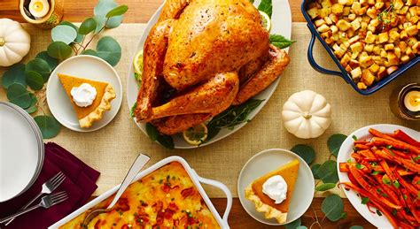 Sides include favorites like cornbread dressing, green bean casserole, sweet potatoes w/ sorghum, and baked mac & cheese. Dia de Acção de Graças: Hard Rock Cafe vai ter menu ...