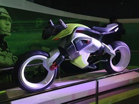 Auto Expo 2014 Hero Unveils Hastur Ion And Simplecity Concepts