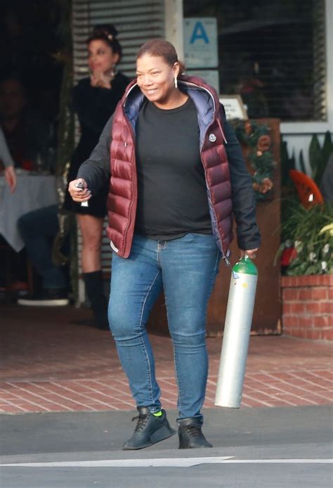 Queen Latifah Out For Lunch At Mauros Restaurant In Los Angeles 1224