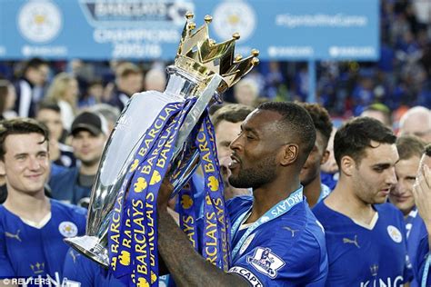 Jan 30, 2012 contract until: Chelsea forming a guard of honour for new champions ...