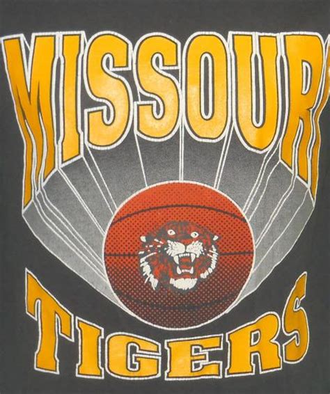 1980s Vintage Missouri Tigers Basketball T Shirt