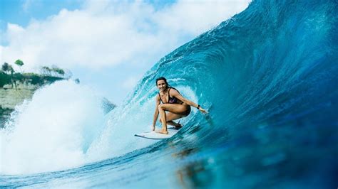 Surf Diaries Alana Blanchards Surf Guide To Kauai Rip Curl Usa