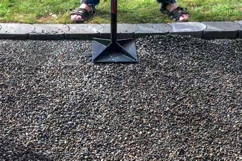 How To Make A Pea Gravel Patio In A Weekend Gravel Patio Diy Pea