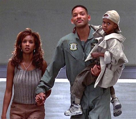 Independence Day Vivica Fox Will Smith And Ross Bagley