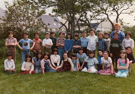 Photo De Classe Cm1 1980 1981 De 1981 Groupe Scolaire Pen Ar Choat