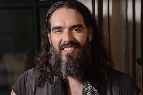 Russell Brand - Age | Height | Wife | Children | Podcast | Net Worth | Bio