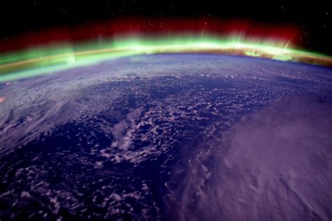 Astronaut Tweets Series Of Spectacular Northern Lights Photos From