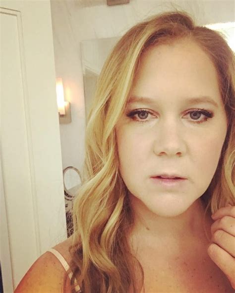 Amy Schumer Shows Off Butt In Lingerie Selfie