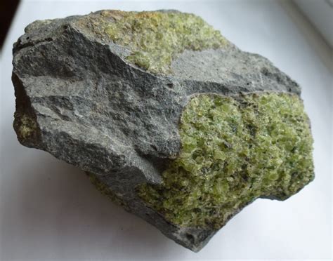 Olivine A Silicate Of Magnesium And Iron Rocks And Mineral Specimens