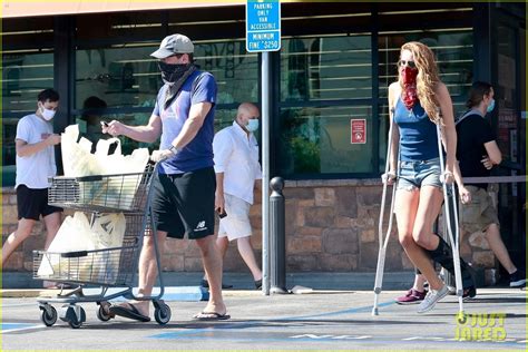 Jon Hamms Girlfriend Anna Osceola Joins Him At Supermarket Uses