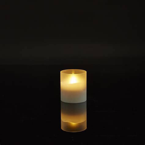 The Most Natural Led Flameless Candle 3 12 Diam X 4 H Hammacher Schlemmer