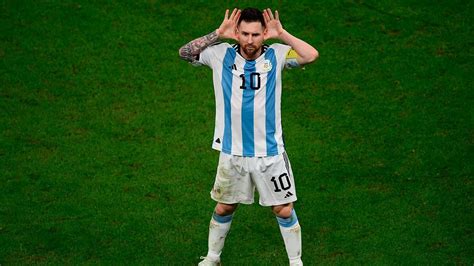 Leo Messi No Despierta Del Sueño