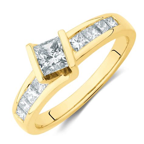 engagement ring with 1 carat tw of diamonds in 14ct yellow gold