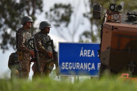 Crato Notícias Urgente Exército Cerca Presídio Federal De Brasília Após Plano De Fuga De Marcola