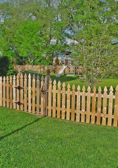 Let's take a closer look at each point. Pin by Ayako Ichikawa on Garden | Wood picket fence, Picket fence, Outdoor decor