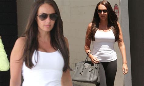 Tamara Ecclestone Is Dull In A Vest And Leggings As She Mends Her