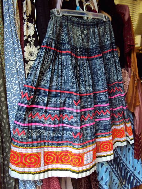hmong-skirt-hmong-fashion,-hmong-clothes,-folk-clothing