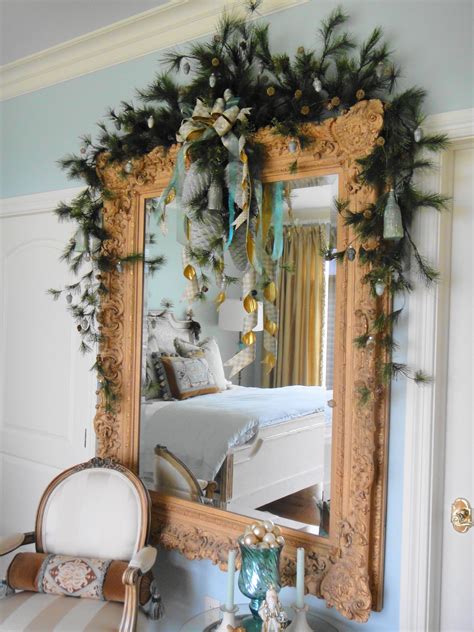 30 Christmas Decor For Mirrors