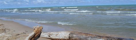 Beach cottage with parking and a garden. Port Franks, Lambton Shores Vacation Rentals: cottage ...