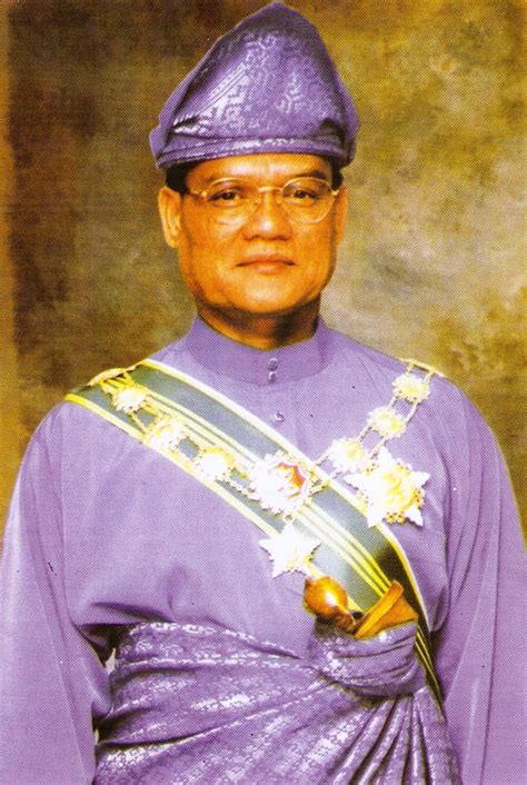 Umurnya sudah 21 tahun, tetapi tingkah lakunya masih ~. Malaysian-2Day: Harap Menteri Besar Pahang Letak Kan Orang ...