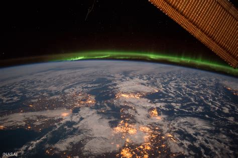 ‘la Tierra De Noche Fotografías Impresionantes De La Nasa Shareamerica