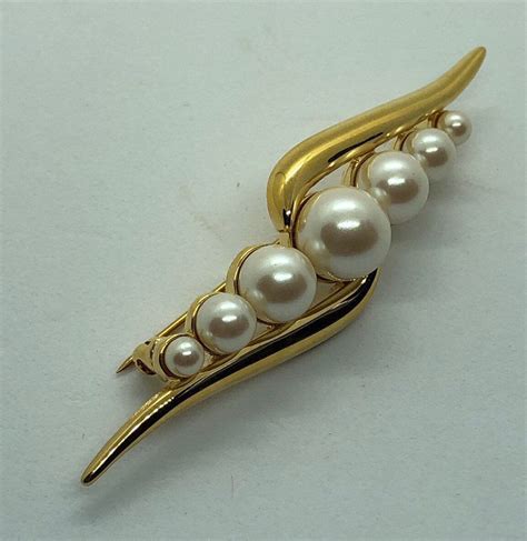 Monet Faux Pearl Brooch Etsy Brooch Pearl Brooch Faux Pearl